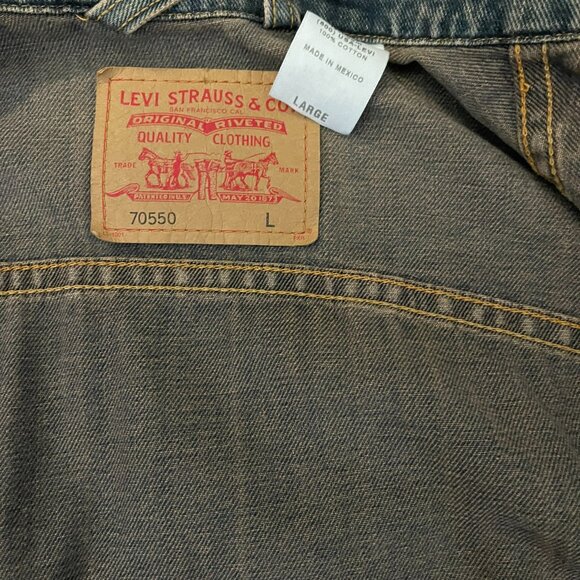 Fresh Denim! Levis 70550 Jacket in Great Condition - Picture 5 of 6